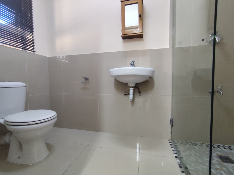 To Let 2 Bedroom Property for Rent in Athlone Western Cape